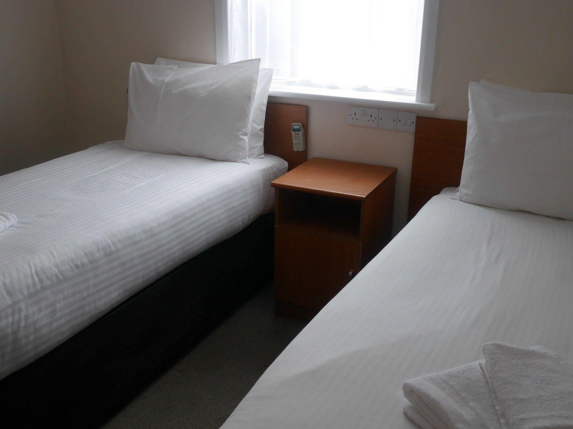 Sk Heathrow Hotel Hayes  Exterior foto