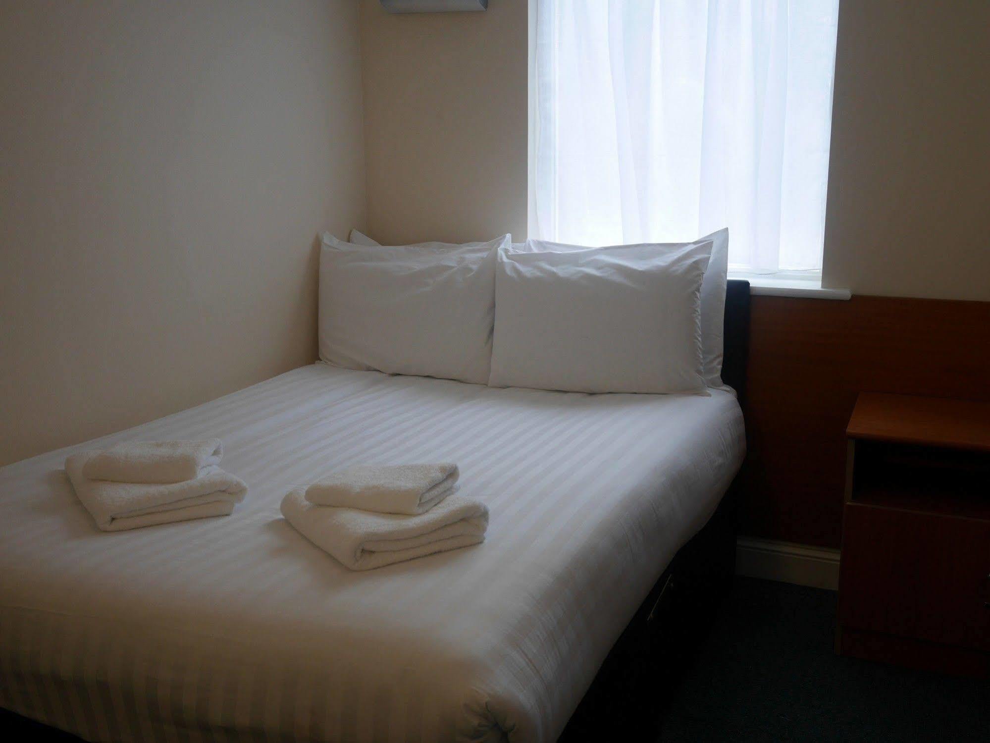 Sk Heathrow Hotel Hayes  Exterior foto