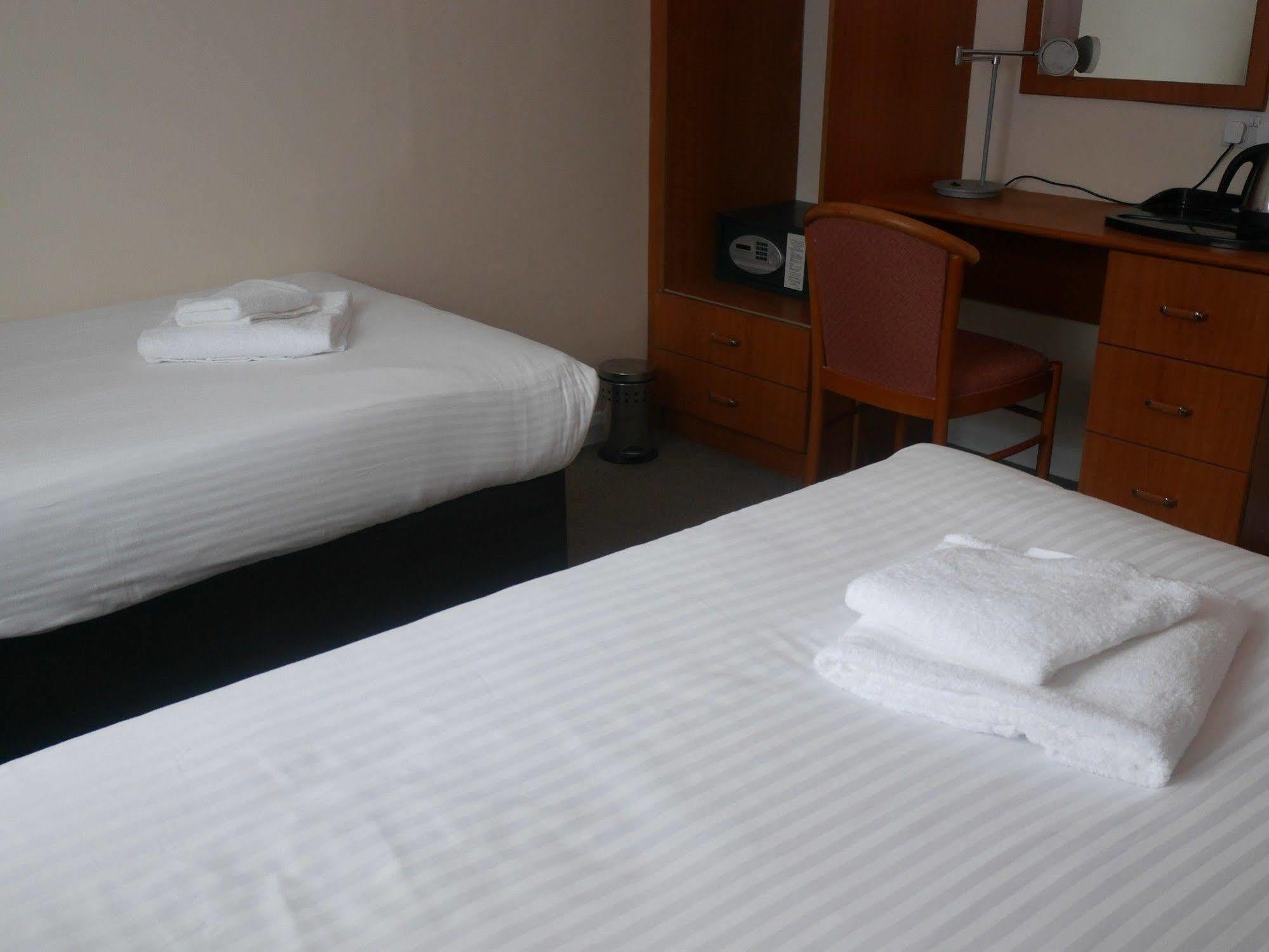 Sk Heathrow Hotel Hayes  Exterior foto